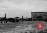 Standbild C-54 Skymaster Berlin Deutschland, 1948, aus Sekunde 39 historischem Filmmaterial Videoclip 65675043214