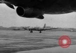 Standbild C-54 Skymaster Berlin Deutschland, 1948, aus Sekunde 52 historischem Filmmaterial Videoclip 65675043214