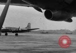 Standbild C-54 Skymaster Berlin Deutschland, 1948, aus Sekunde 59 historischem Filmmaterial Videoclip 65675043214