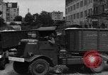 Standbild Mitarbeiter entladen waren Berlin Deutschland, 1948, aus Sekunde 3 historischem Filmmaterial Videoclip 65675043215