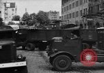 Standbild Mitarbeiter entladen waren Berlin Deutschland, 1948, aus Sekunde 6 historischem Filmmaterial Videoclip 65675043215