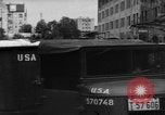 Standbild Mitarbeiter entladen waren Berlin Deutschland, 1948, aus Sekunde 12 historischem Filmmaterial Videoclip 65675043215
