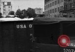 Standbild Mitarbeiter entladen waren Berlin Deutschland, 1948, aus Sekunde 13 historischem Filmmaterial Videoclip 65675043215