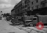 Standbild Mitarbeiter entladen waren Berlin Deutschland, 1948, aus Sekunde 26 historischem Filmmaterial Videoclip 65675043215