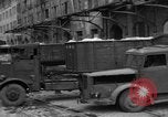 Standbild Mitarbeiter entladen waren Berlin Deutschland, 1948, aus Sekunde 36 historischem Filmmaterial Videoclip 65675043215