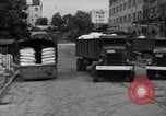 Standbild Mitarbeiter entladen waren Berlin Deutschland, 1948, aus Sekunde 53 historischem Filmmaterial Videoclip 65675043215