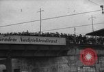 Standbild Mitarbeiter entladen waren Berlin Deutschland, 1948, aus Sekunde 58 historischem Filmmaterial Videoclip 65675043215
