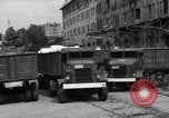 Standbild Mitarbeiter entladen waren Berlin Deutschland, 1948, aus Sekunde 5 historischem Filmmaterial Videoclip 65675043217