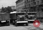 Standbild Mitarbeiter entladen waren Berlin Deutschland, 1948, aus Sekunde 6 historischem Filmmaterial Videoclip 65675043217