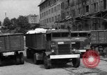 Standbild Mitarbeiter entladen waren Berlin Deutschland, 1948, aus Sekunde 9 historischem Filmmaterial Videoclip 65675043217