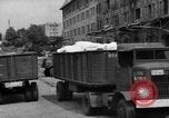 Standbild Mitarbeiter entladen waren Berlin Deutschland, 1948, aus Sekunde 13 historischem Filmmaterial Videoclip 65675043217