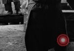 Standbild Mitarbeiter entladen waren Berlin Deutschland, 1948, aus Sekunde 39 historischem Filmmaterial Videoclip 65675043217