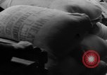 Standbild Mitarbeiter entladen waren Berlin Deutschland, 1948, aus Sekunde 44 historischem Filmmaterial Videoclip 65675043217