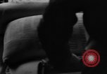 Standbild Mitarbeiter entladen waren Berlin Deutschland, 1948, aus Sekunde 47 historischem Filmmaterial Videoclip 65675043217