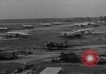 Immagine di C-54 Skymaster Berlino Germania, 1948, secondo 9 filmato di repertorio 65675043221