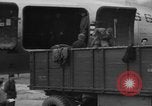 Immagine di C-54 Skymaster Berlino Germania, 1948, secondo 24 filmato di repertorio 65675043221