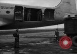 Immagine di C-54 Skymaster Berlino Germania, 1948, secondo 35 filmato di repertorio 65675043221
