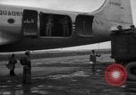 Immagine di C-54 Skymaster Berlino Germania, 1948, secondo 37 filmato di repertorio 65675043221