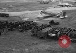 Immagine di C-54 Skymaster Berlino Germania, 1948, secondo 53 filmato di repertorio 65675043221