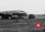 Standbild C-54 Skymaster Frankfurt Deutschland, 1948, aus Sekunde 8 historischem Filmmaterial Videoclip 65675043222