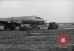 Standbild C-54 Skymaster Frankfurt Deutschland, 1948, aus Sekunde 9 historischem Filmmaterial Videoclip 65675043222