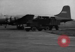 Standbild C-54 Skymaster Frankfurt Deutschland, 1948, aus Sekunde 47 historischem Filmmaterial Videoclip 65675043222