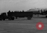 Standbild C-54 Skymaster Frankfurt Deutschland, 1948, aus Sekunde 53 historischem Filmmaterial Videoclip 65675043222
