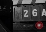 Immagine di Stati Uniti aviatori Francoforte GERMANIA, 1948, secondo 28 filmato di repertorio 65675043223