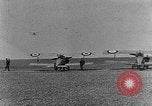 Standbild Nieuport Kampfflugzeuge Frankreich, 1918, aus Sekunde 29 historischem Filmmaterial Videoclip 65675043235