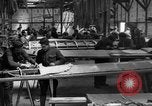 Standbild Aircraft Assembly Factory Frankreich, 1918, aus Sekunde 4 historischem Filmmaterial Videoclip 65675043237