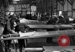 Standbild Aircraft Assembly Factory Frankreich, 1918, aus Sekunde 5 historischem Filmmaterial Videoclip 65675043237