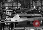 Standbild Aircraft Assembly Factory Frankreich, 1918, aus Sekunde 13 historischem Filmmaterial Videoclip 65675043237
