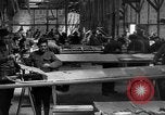 Standbild Aircraft Assembly Factory Frankreich, 1918, aus Sekunde 14 historischem Filmmaterial Videoclip 65675043237