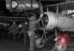 Standbild Aircraft Assembly Factory Frankreich, 1918, aus Sekunde 18 historischem Filmmaterial Videoclip 65675043237