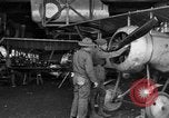 Standbild Aircraft Assembly Factory Frankreich, 1918, aus Sekunde 24 historischem Filmmaterial Videoclip 65675043237