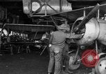 Standbild Aircraft Assembly Factory Frankreich, 1918, aus Sekunde 25 historischem Filmmaterial Videoclip 65675043237