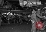 Standbild Aircraft Assembly Factory Frankreich, 1918, aus Sekunde 32 historischem Filmmaterial Videoclip 65675043237