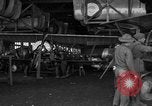 Standbild Aircraft Assembly Factory Frankreich, 1918, aus Sekunde 34 historischem Filmmaterial Videoclip 65675043237