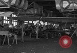 Standbild Aircraft Assembly Factory Frankreich, 1918, aus Sekunde 43 historischem Filmmaterial Videoclip 65675043237