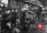 Standbild Aircraft Assembly Factory Frankreich, 1918, aus Sekunde 50 historischem Filmmaterial Videoclip 65675043237