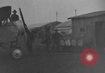 Standbild Aircraft Assembly Factory Frankreich, 1918, aus Sekunde 57 historischem Filmmaterial Videoclip 65675043238