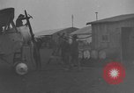 Standbild Aircraft Assembly Factory Frankreich, 1918, aus Sekunde 58 historischem Filmmaterial Videoclip 65675043238