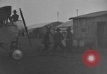 Standbild Aircraft Assembly Factory Frankreich, 1918, aus Sekunde 61 historischem Filmmaterial Videoclip 65675043238