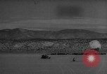 Standbild Austausch von Piloten in der Luft Lancaster California USA, 1938, aus Sekunde 23 historischem Filmmaterial Videoclip 65675043243