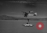 Standbild Austausch von Piloten in der Luft Lancaster California USA, 1938, aus Sekunde 38 historischem Filmmaterial Videoclip 65675043243