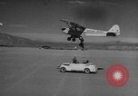 Standbild Austausch von Piloten in der Luft Lancaster California USA, 1938, aus Sekunde 46 historischem Filmmaterial Videoclip 65675043243