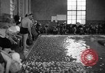 Standbild Apple bobbing Seattle Washington USA, 1938, aus Sekunde 11 historischem Filmmaterial Videoclip 65675043245