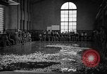 Standbild Apple bobbing Seattle Washington USA, 1938, aus Sekunde 14 historischem Filmmaterial Videoclip 65675043245