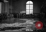 Standbild Apple bobbing Seattle Washington USA, 1938, aus Sekunde 15 historischem Filmmaterial Videoclip 65675043245