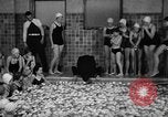 Standbild Apple bobbing Seattle Washington USA, 1938, aus Sekunde 34 historischem Filmmaterial Videoclip 65675043245